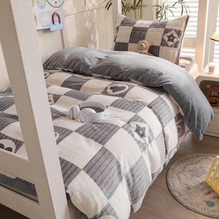 91家纺网 家纺一手货源 找家纺 （总）爱思凯家纺 2025新款A类牛奶绒学生床褥三件套-初心系列