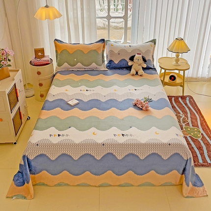 91家纺网 家纺一手货源 找家纺 （总）名兮家居 2024新款时尚卡通风高克重牛奶绒床单-盖毯