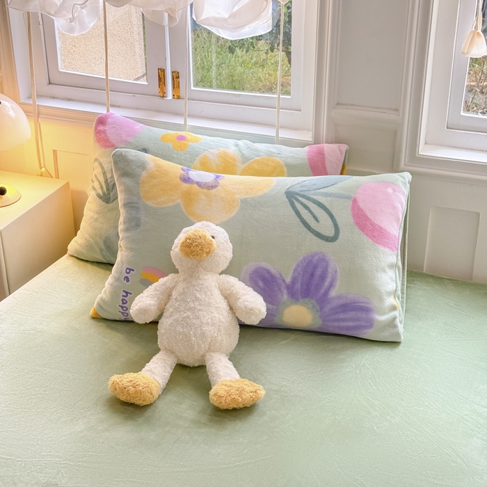 91家纺网 家纺一手货源 找家纺 2025新款小清新双面牛奶绒四件套 花期