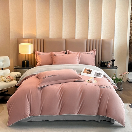 嗯呢家纺 2024新款A类高克重全消光婴儿绒刺绣双拼四件套 豆沙-银灰