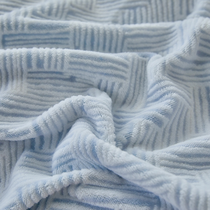 91家纺网 家纺一手货源 找家纺 优彩 2025新款雕花牛奶绒四件套烂花牛奶绒四件套 小几何-婴儿蓝