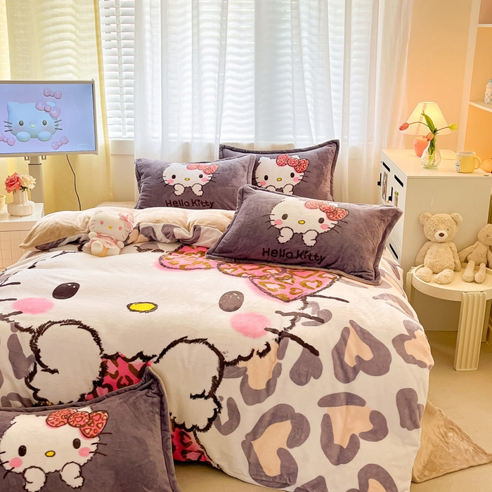 91家纺网 家纺一手货源 找家纺 金爱家 2024新款三丽鸥大版加厚牛奶绒四件套-第二批 咖啡豹纹kt