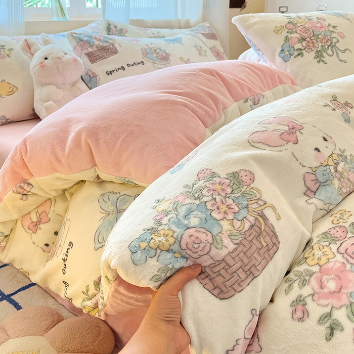 91家纺网 家纺一手货源 找家纺 慕澄家纺 2024新款小清新可爱印花牛奶绒加厚保暖四件套 花篮兔