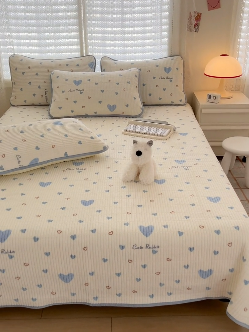 91家纺网 家纺一手货源 找家纺 茉夕家纺 2024新款奶芙纯棉印花牛奶绒水洗床盖 奶芙-爱心蓝