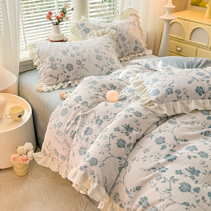 91家纺网 家纺一手货源 找家纺 大麦家纺 204新款高克重雕花牛奶绒四件套-爱丽丝 爱丽丝-天蓝