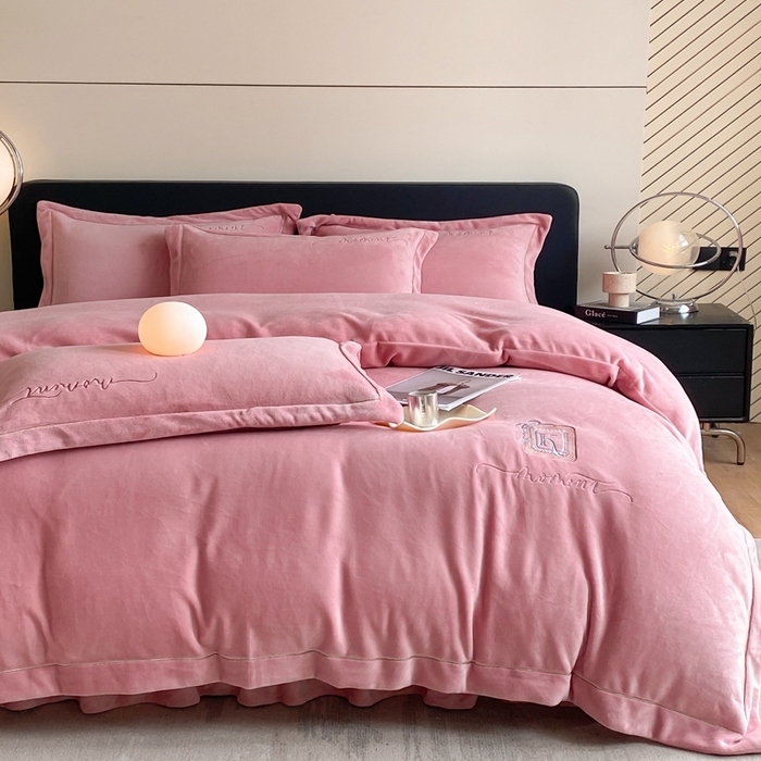 91家纺网 家纺一手货源 找家纺 美伦美焕 2024新款美棉绒床盖四件套（控价258） 佳人有约 豆沙