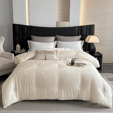 91家纺网 家纺一手货源 找家纺 雅高家居 2025新款臻品银丝大提花70%羊绒蛋白被-巴洛克 巴洛克金