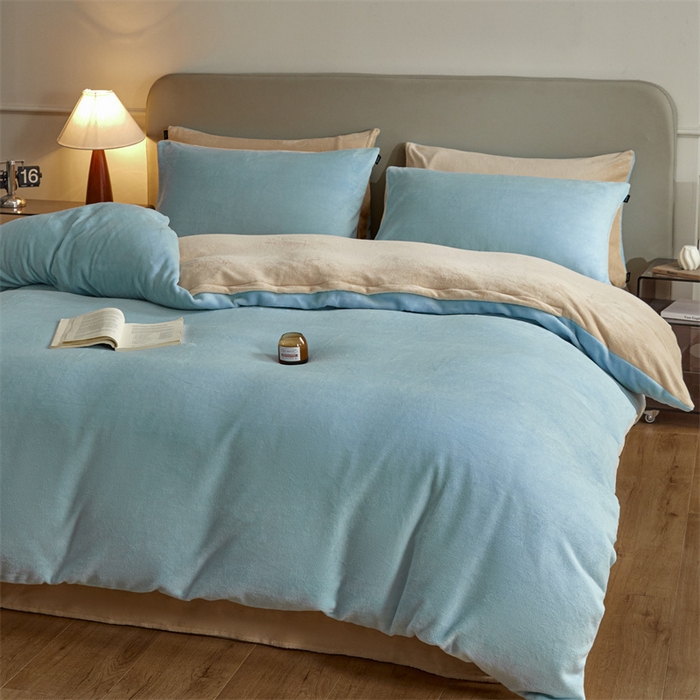 91家纺网 家纺一手货源 找家纺 启程家纺 2024新款A类加厚230克纯色双拼牛奶绒四件套 天蓝+奶咖