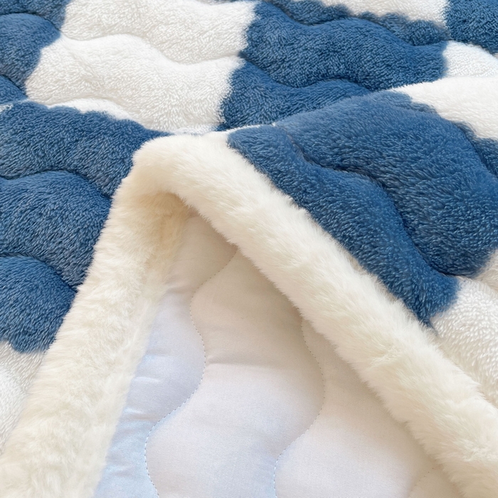 91家纺网 家纺一手货源 找家纺 2024秋冬加厚床垫床褥子北极绒印花泰迪绒床褥床护垫三件套-160g夹棉 棋盘格-高贵蓝