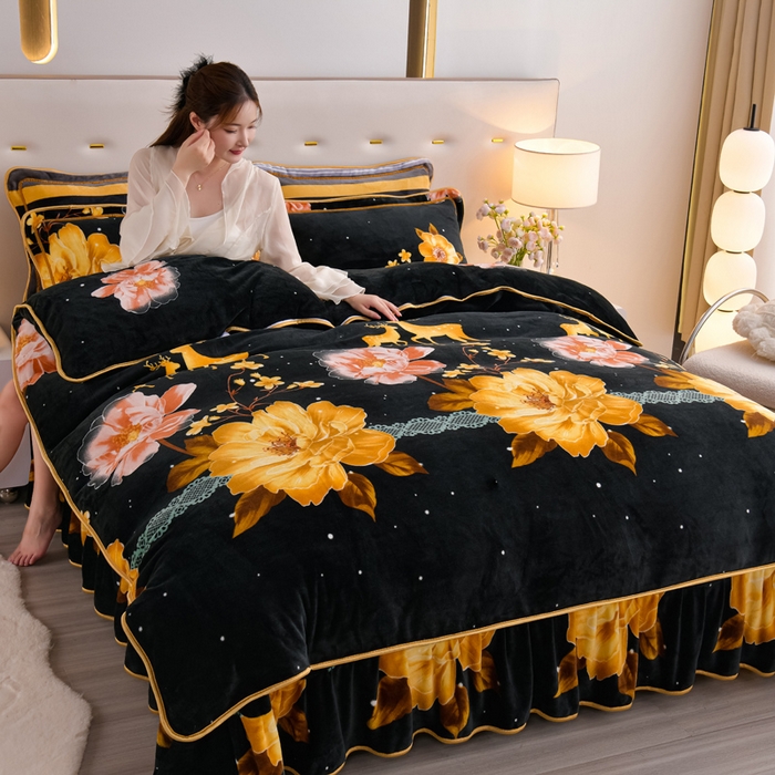 91家纺网 家纺一手货源 找家纺 阿亮家居 2024新款8.5斤保暖牛奶绒金貂绒床裙款四件套 花语庭