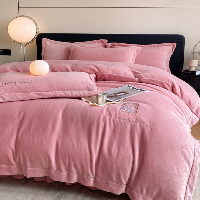 91家纺网 家纺一手货源 找家纺 美伦美焕 2024新款美棉绒床盖四件套（控价258） 佳人有约 豆沙