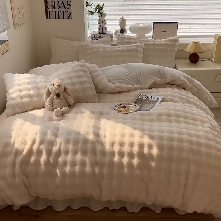 91家纺网 家纺一手货源 找家纺 绒世界 2024直播秋冬新款高克重500克床裙款泡泡四件套纯色印花系列  泡泡-奶白色