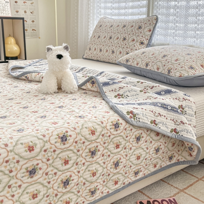 91家纺网 家纺一手货源 找家纺 茉夕家纺 2024新款奶芙纯棉印花牛奶绒水洗床盖 奶芙-春暖花开