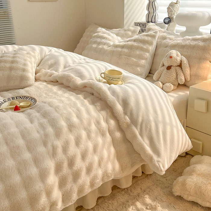 91家纺网 家纺一手货源 找家纺 绒世界 2024直播秋冬新款高克重500克床裙款泡泡四件套纯色印花系列  泡泡-奶白色