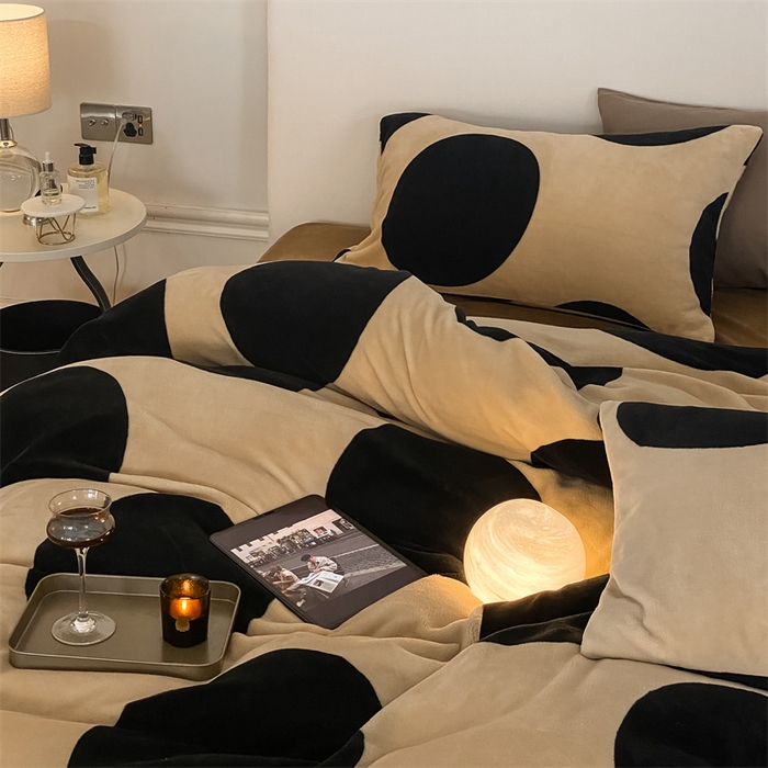 91家纺网 家纺一手货源 找家纺 2025新款小清新双面牛奶绒四件套 黑糖