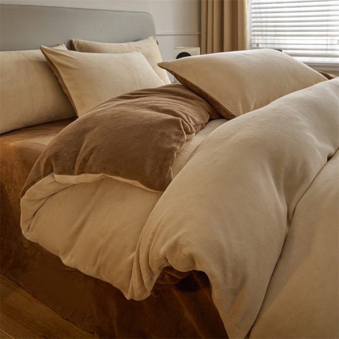 91家纺网 家纺一手货源 找家纺 启程家纺 2024新款A类加厚230克纯色双拼牛奶绒四件套 奶咖+奶茶咖