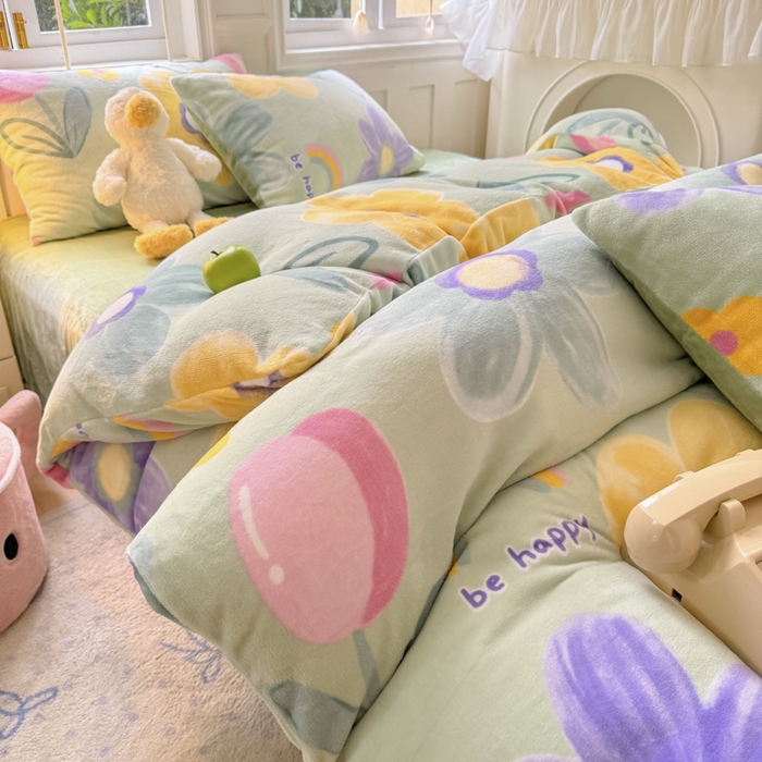 91家纺网 家纺一手货源 找家纺 2025新款小清新双面牛奶绒四件套 花期