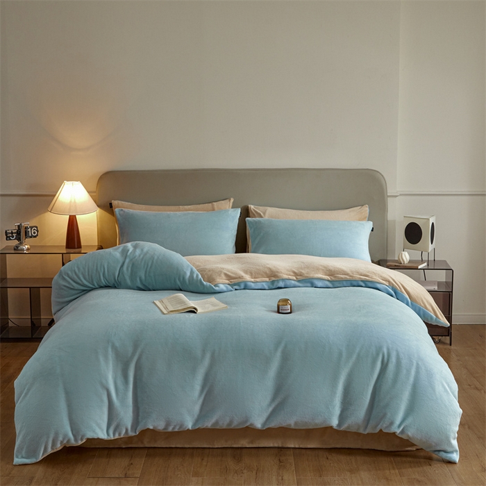 91家纺网 家纺一手货源 找家纺 启程家纺 2024新款A类加厚230克纯色双拼牛奶绒四件套 天蓝+奶咖