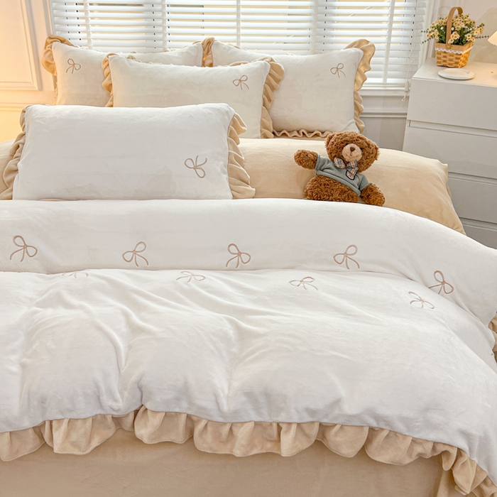 91家纺网 家纺一手货源 找家纺 金麦家纺 2024新款花边款牛奶绒四件套 蝴蝶结-香槟金