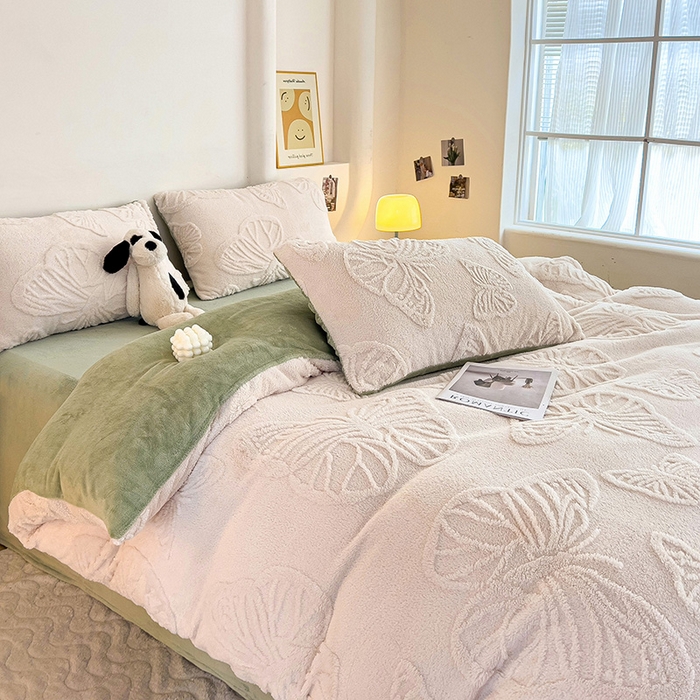 91家纺网 家纺一手货源 找家纺 梦之岛 2024新款高克重提花雕花牛奶绒四件套 蝴蝶公主-白绿