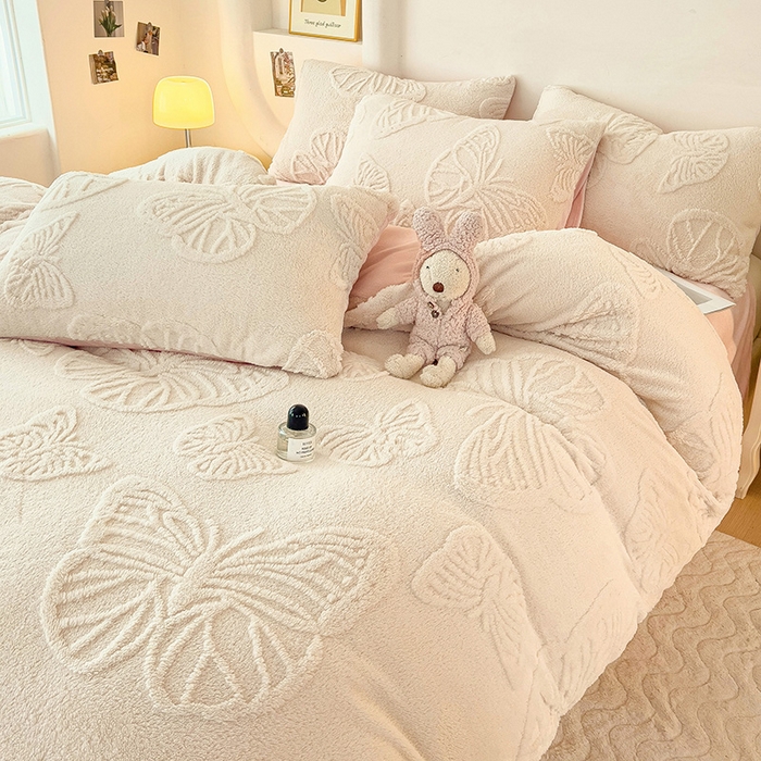 91家纺网 家纺一手货源 找家纺 梦之岛 2024新款高克重提花雕花牛奶绒四件套 蝴蝶公主-白粉