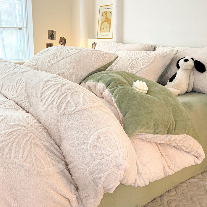 91家纺网 家纺一手货源 找家纺 梦之岛 2024新款高克重提花雕花牛奶绒四件套 蝴蝶公主-白绿