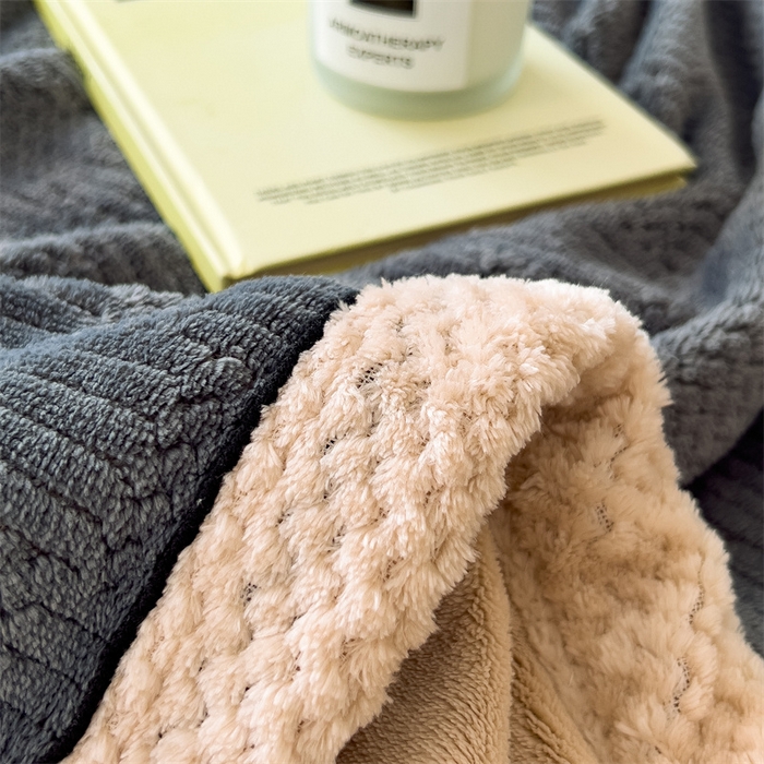 91家纺网 家纺一手货源 找家纺 丝幔家纺 2025新款A类暖绒提花雕花绒保暖四件套 星空灰