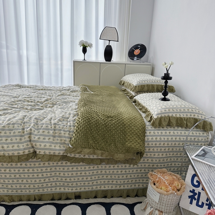 91家纺网 家纺一手货源 找家纺 佰织鑫家居 2024新款秋冬全棉法式床盖款豆豆被四件套 可可庄园