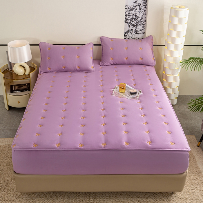 91家纺网 家纺一手货源 找家纺 米柳家纺 2024新款水洗棉大豆夹棉床笠 蝴蝶结-黛紫