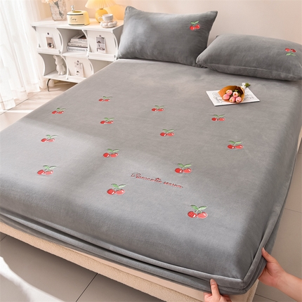 笙意家纺 2025新款A类牛奶绒花卉刺绣单床笠 樱桃-浅灰
