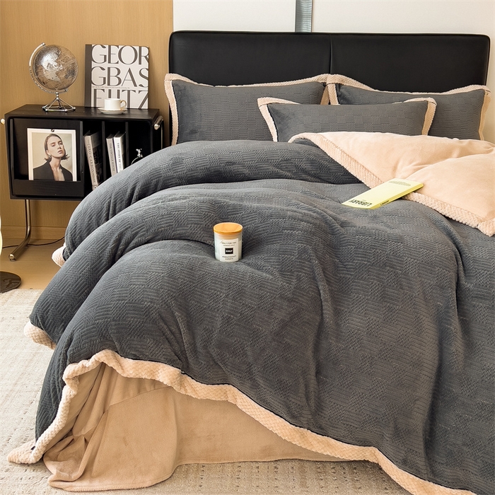 91家纺网 家纺一手货源 找家纺 丝幔家纺 2025新款A类暖绒提花雕花绒保暖四件套 星空灰