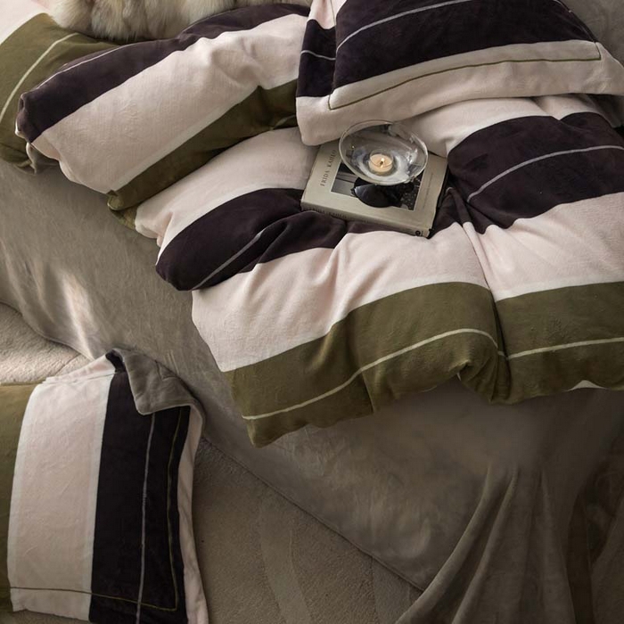 91家纺网 家纺一手货源 找家纺 金奇达家纺 2024秋冬新品保暖加厚绒类热氧™绒绒四件套-【格里克】（全网控价{折后券后}不低于258元） 云川