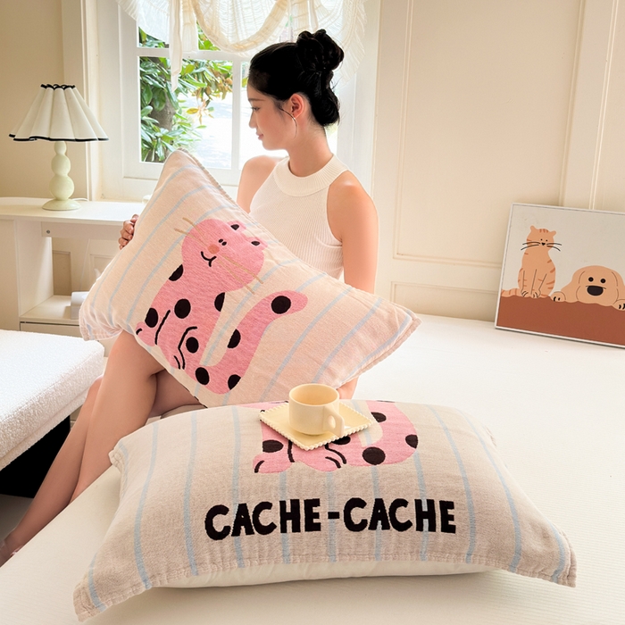 91家纺网 家纺一手货源 找家纺 朴尔家纺-毛巾被 2024新款纯棉纱布枕巾一对装家用全棉吸汗枕头毛巾加大防滑防头油情侣学生 粉红猫52*75cm一对