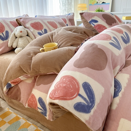 91家纺网 家纺一手货源 找家纺 觅妮家纺 2025新款全消光200g高克重秋冬加厚印花牛奶绒单被套 开心乐园