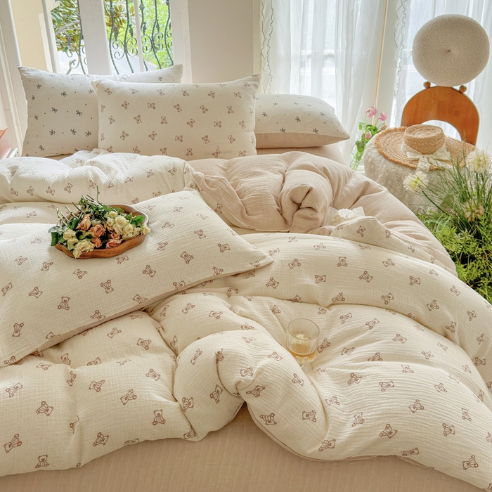 91家纺网 家纺一手货源 找家纺 木楌  2025新款全棉A类皱皱纱印花四件套 赫本熊