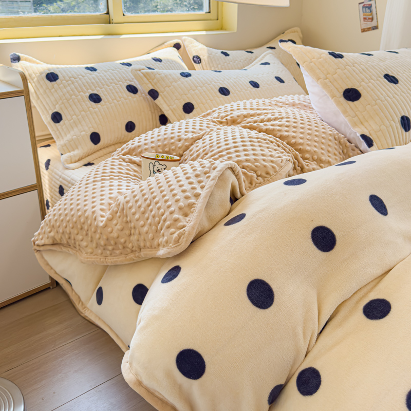 91家纺网 家纺一手货源 找家纺 元熙 2024新款印花小清新韩国绒牛奶绒豆豆床盖四件套-波点