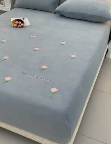 91家纺网 家纺一手货源 找家纺 笙意家纺 2025新款A类牛奶绒花卉刺绣单床笠 郁金香-海清