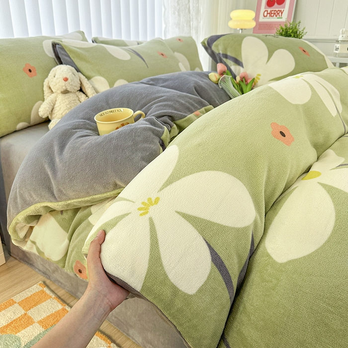 91家纺网 家纺一手货源 找家纺 觅妮家纺 2025新款高克重秋冬加厚印花牛奶绒四件套 花漫