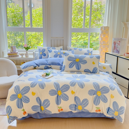 觅妮家纺 2025新款全消光200g高克重秋冬加厚小清新印花牛奶绒四件套直播幸运花