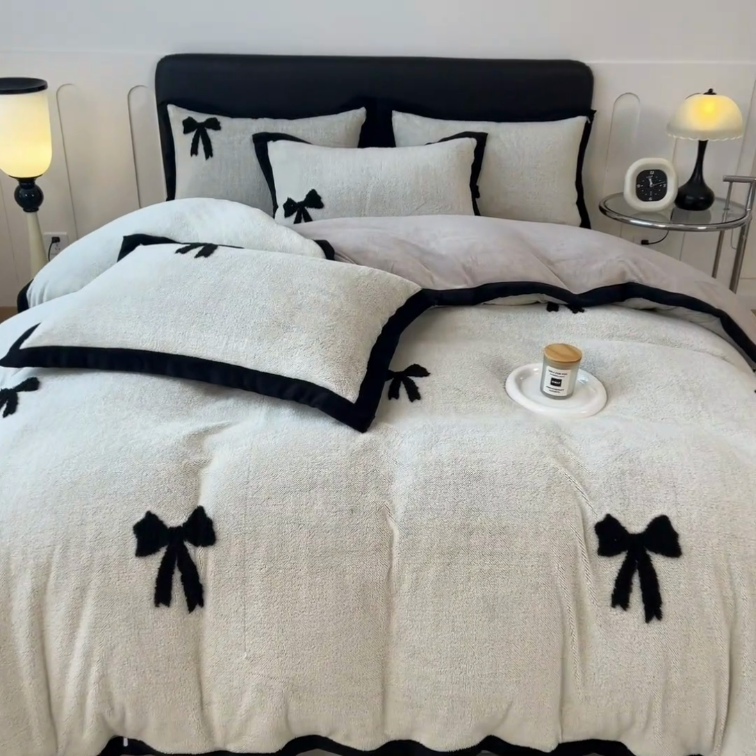 91家纺网 家纺一手货源 找家纺 丝羽坊 2024新款阳离子舒棉绒牛奶绒提花四件套 蝴蝶结-奶白