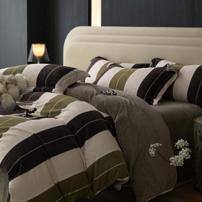 91家纺网 家纺一手货源 找家纺 金奇达家纺 2024秋冬新品保暖加厚绒类热氧™绒绒四件套-【格里克】（全网控价{折后券后}不低于258元） 云川