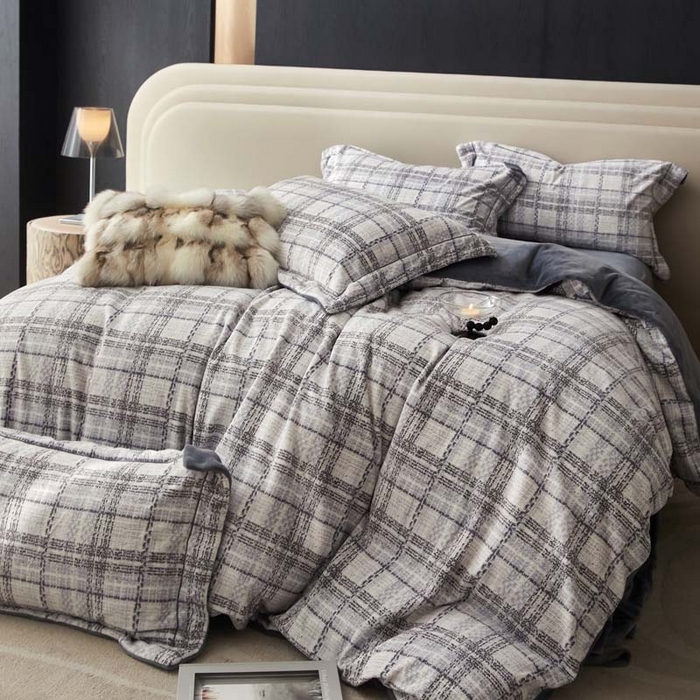 91家纺网 家纺一手货源 找家纺 金奇达家纺 2024秋冬新品保暖加厚绒类热氧™绒绒四件套-【格里克】（全网控价{折后券后}不低于258元） 小香灰
