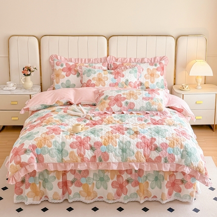 91家纺网 家纺一手货源 找家纺 （总）爱妮玖玖家纺 2024新款全棉印花小蕾丝夹棉床裙配夹棉被套四件套