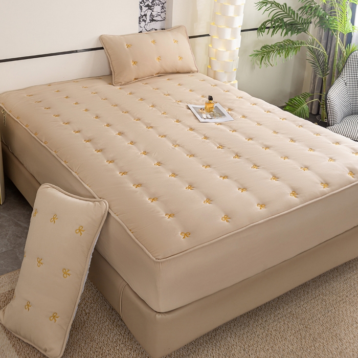 91家纺网 家纺一手货源 找家纺 米柳家纺 2024新款水洗棉大豆夹棉床笠 蝴蝶结-浅咖