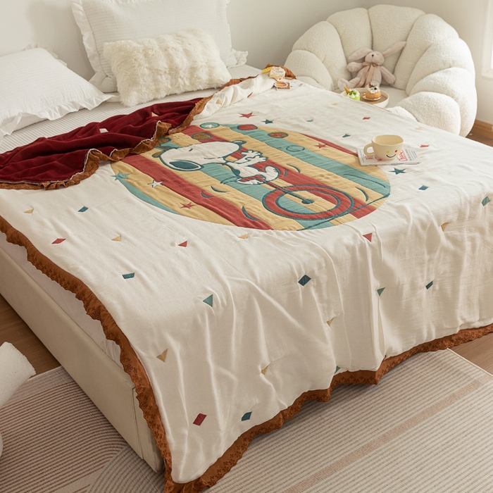 91家纺网 家纺一手货源 找家纺 乐家毛巾被 2024新款十层纱布泡芙被 白底史努比