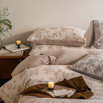 91家纺网 家纺一手货源 找家纺 （总）华超针织 2024新款雕花绒四件套-繁花+花千朵系列