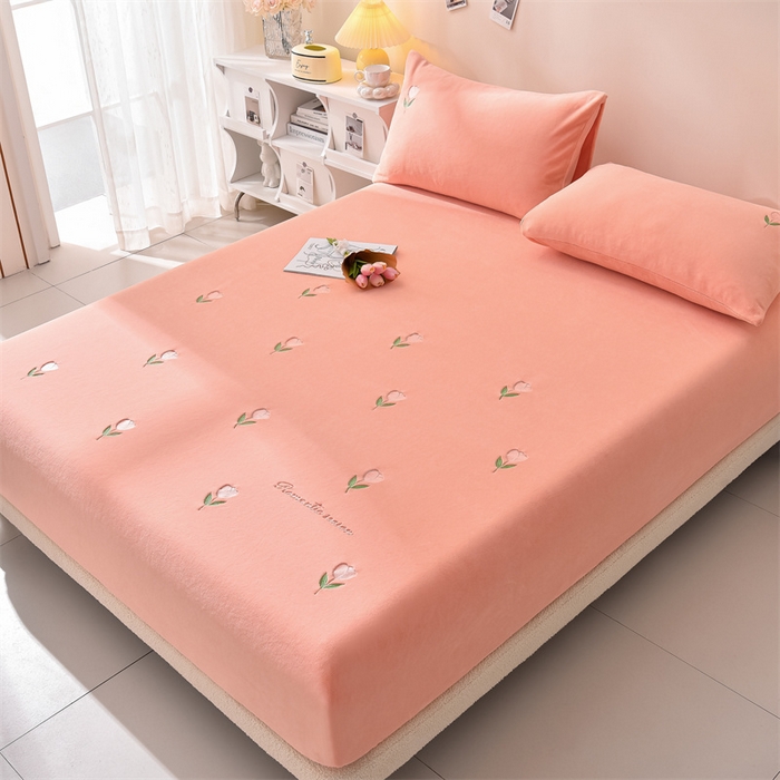 91家纺网 家纺一手货源 找家纺 笙意家纺 2025新款A类牛奶绒花卉刺绣单床笠 郁金香-浅粉