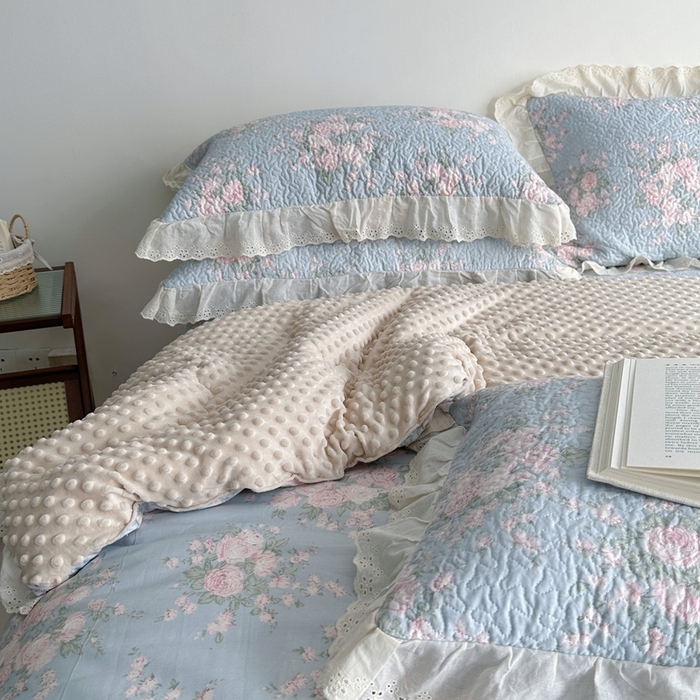 91家纺网 家纺一手货源 找家纺 佰织鑫家居 2024新款秋冬全棉法式床盖款豆豆被四件套 苏里南