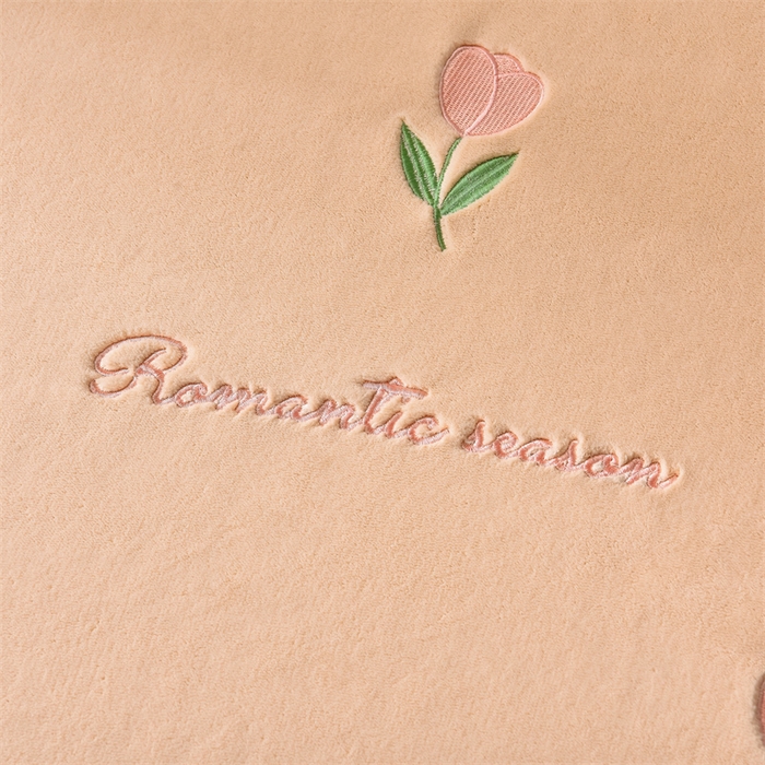 91家纺网 家纺一手货源 找家纺 笙意家纺 2025新款A类牛奶绒花卉刺绣单床笠 郁金香-香槟