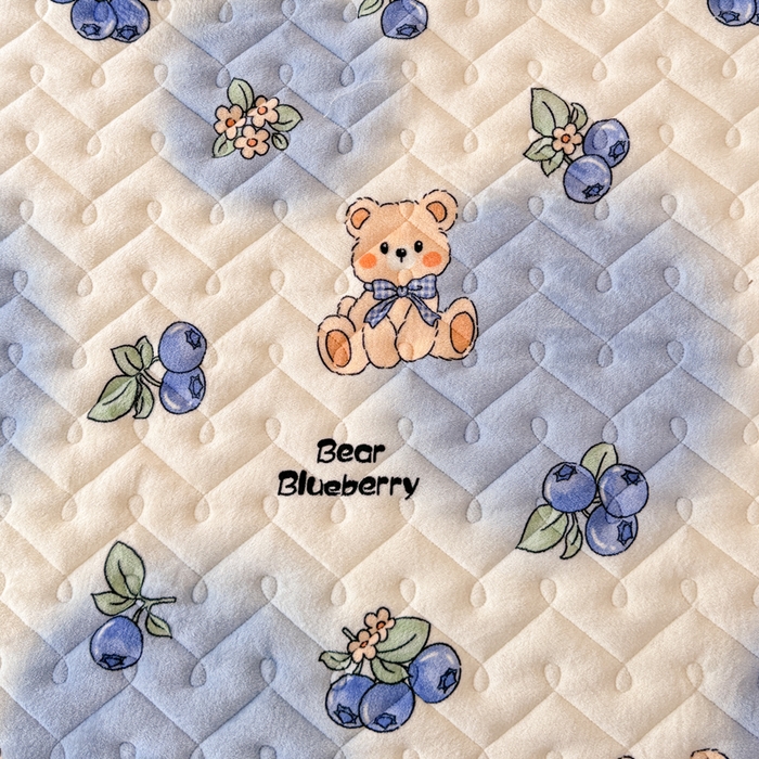 91家纺网 家纺一手货源 找家纺 小萌虎 2024新款牛奶绒床垫 蓝莓小熊